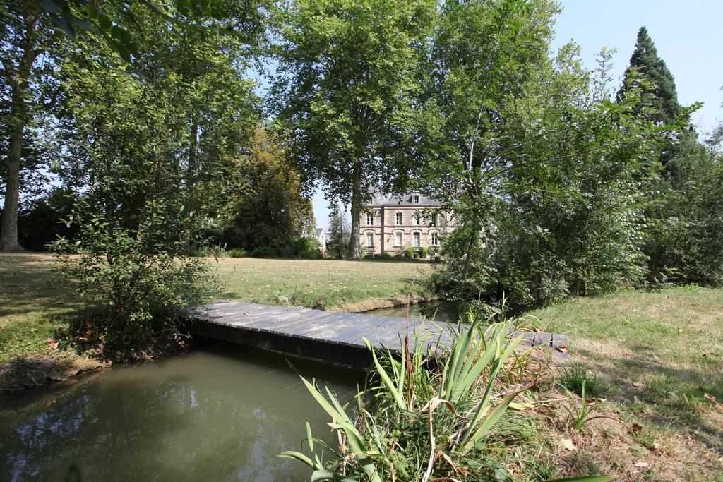 Chateau Du Beugnon Bed and Breakfast Tigné Buitenkant foto